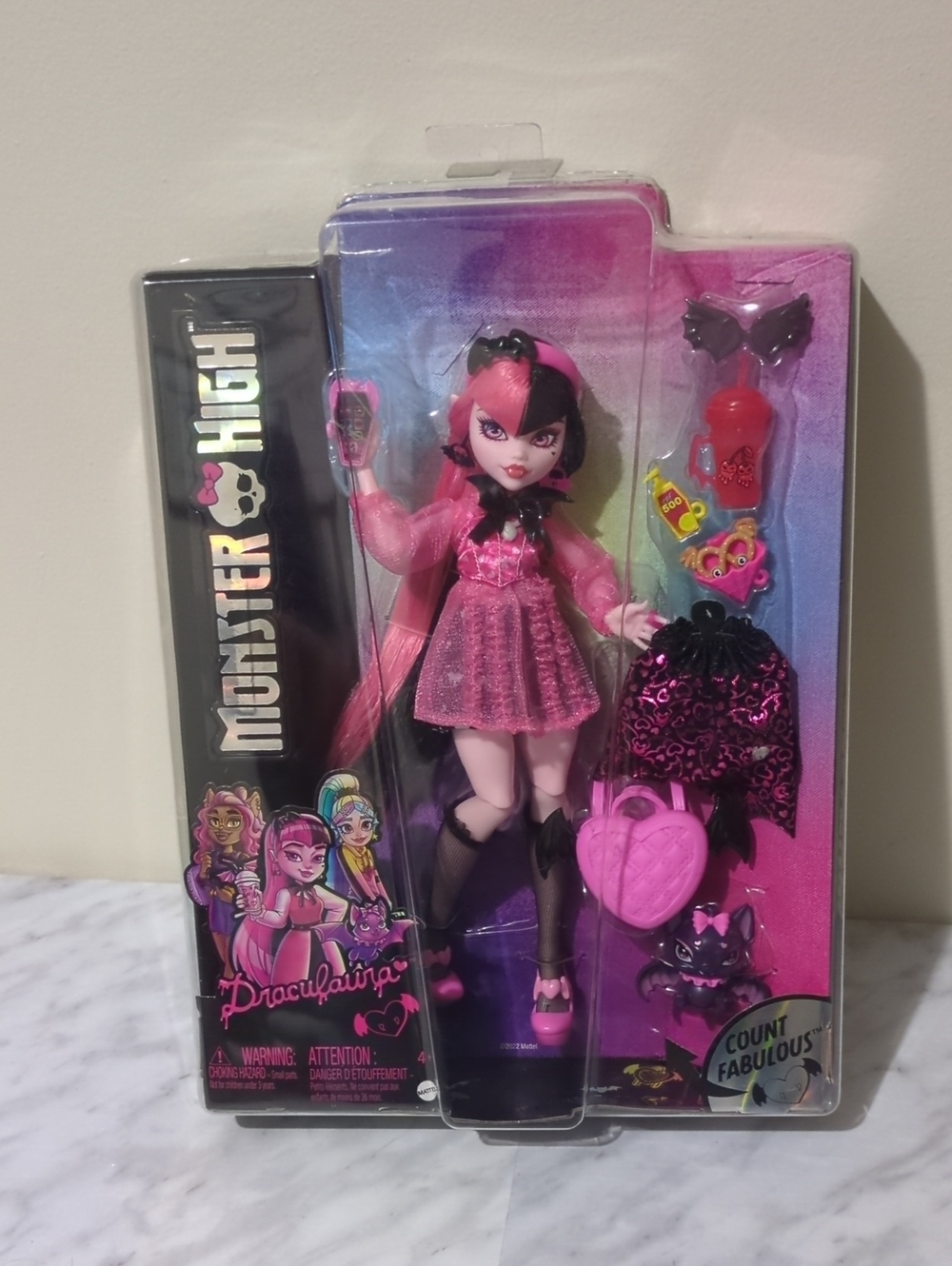 Monster High Draculaura Doll — Pink & Black Fashion Set